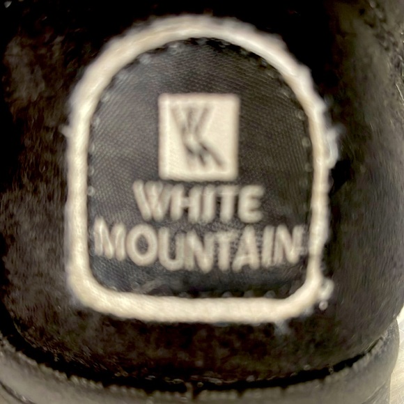Like New Black Suede & Faux Fur White Mountain Boots - Picture 6 of 13